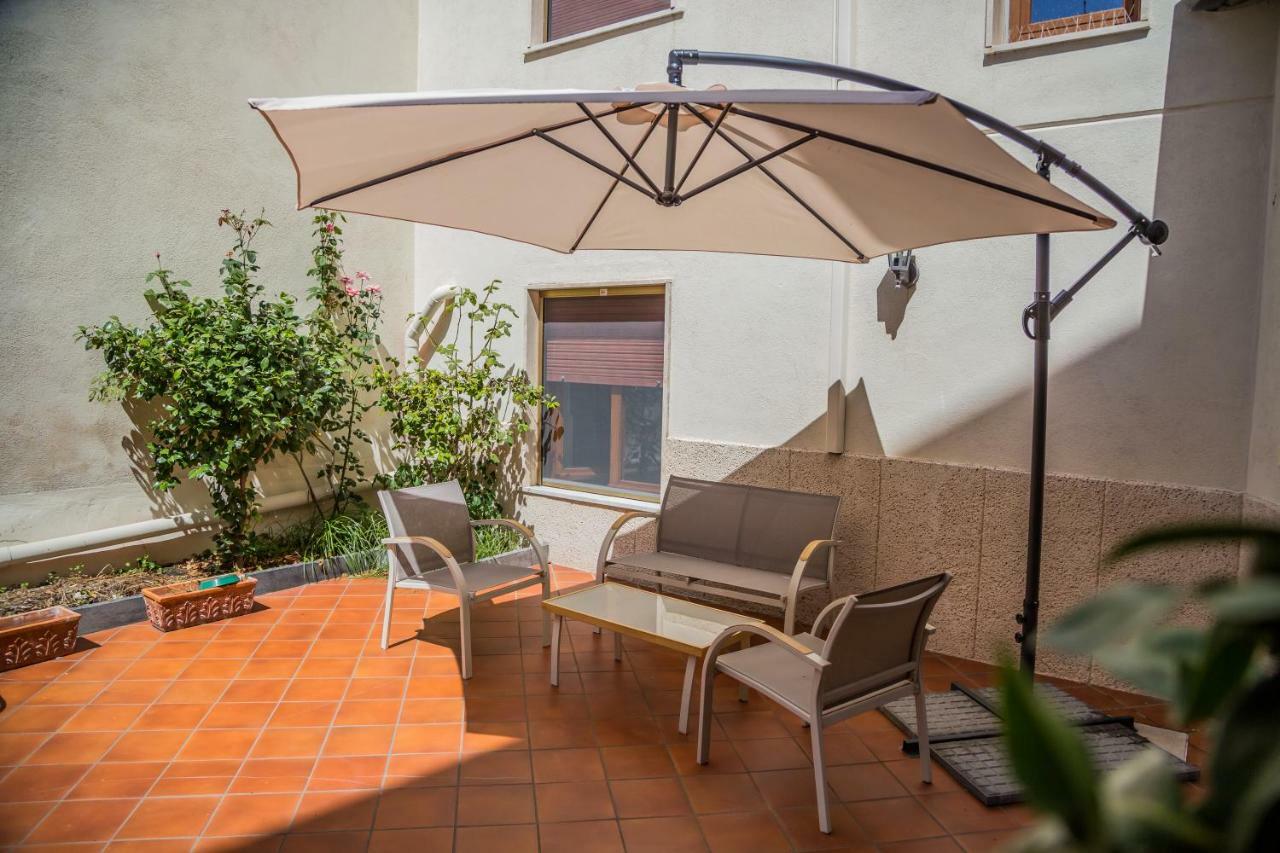 B&B Cortile Aurora Bronte Exteriör bild