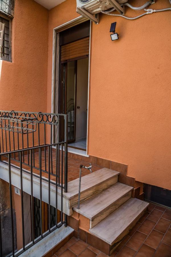 B&B Cortile Aurora Bronte Exteriör bild